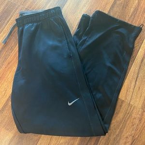 Men’s Nike Therma-fit pants (M)